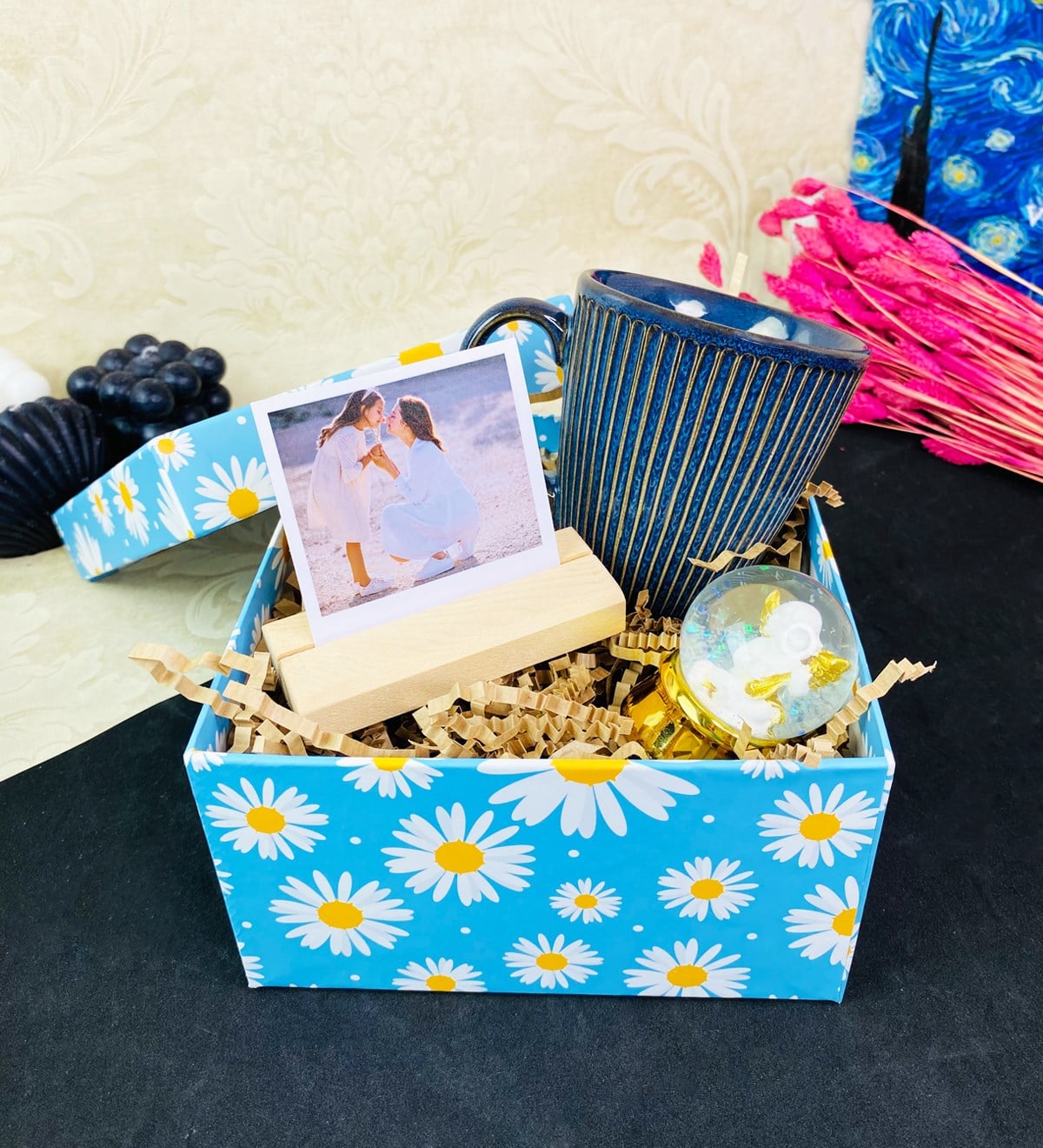  Kişiye Özel Ahşap Fotoğraf Tutucu Ve Myra Kupa Hediye Seti giftmodaGmhs101642