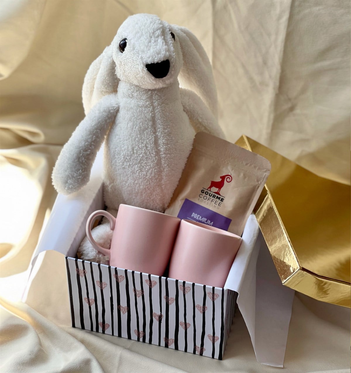 Beyaz Peluş Tavşan Sıcak Çikolata Ve 2'li Pembe Bulut Kupa Hediye SetigiftmodaGmhs100741