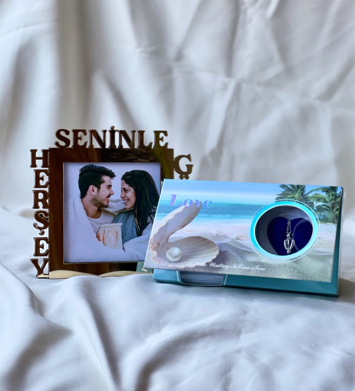 Gold Herşey Seninle Güzel Çeçeve Ve İnci Kolye Hediye SetiGiftmodaGmhs100716