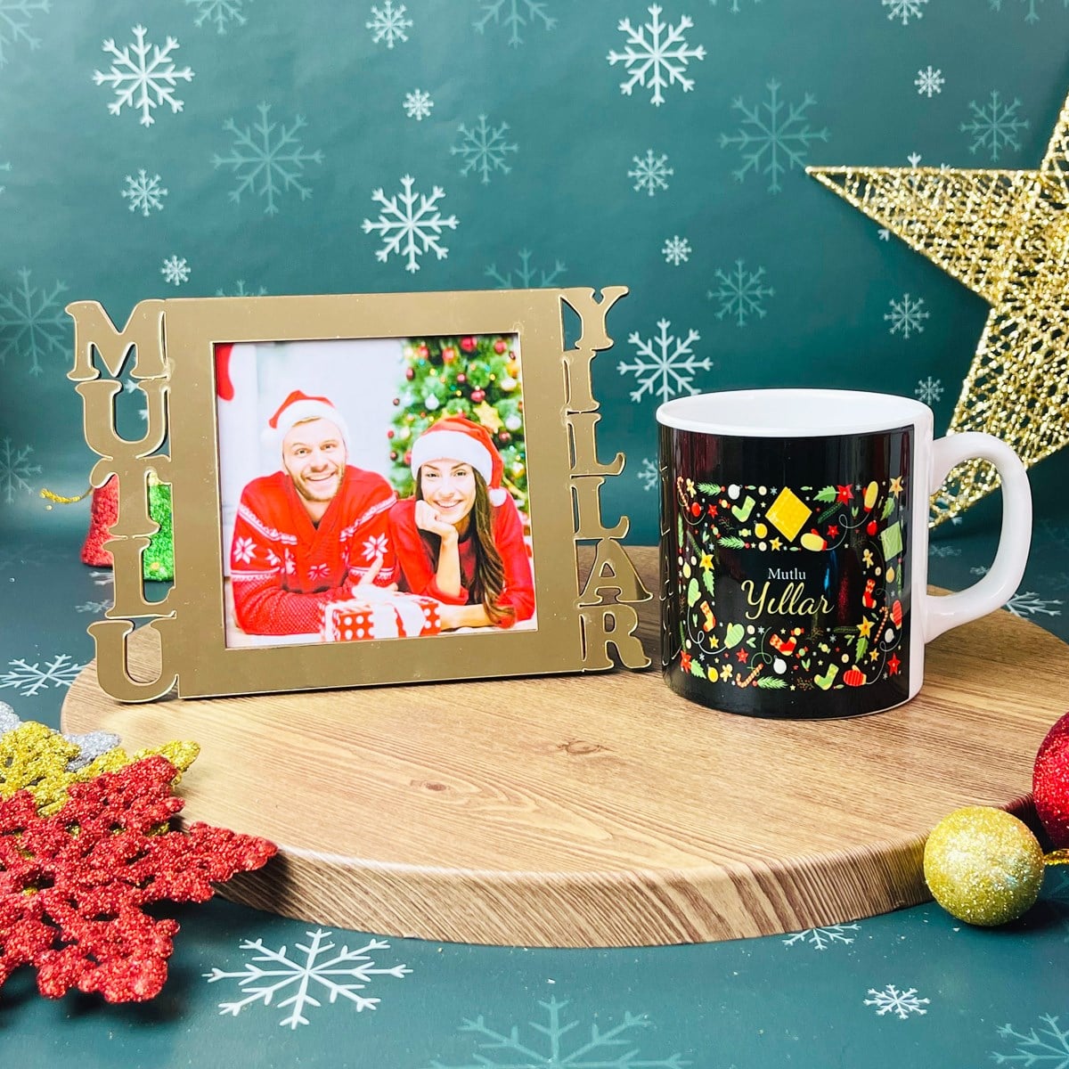 Mutlu Yıllar Fotoğraf Standlı Mdf Çerçeve Gold Ve Mutlu Yıllar Tasarımlı Kupa Hediye SetigiftmodaGmhs101336