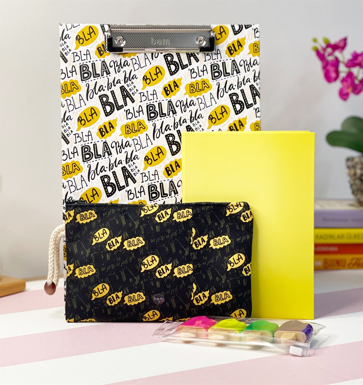 Bla Bla Bla Tasarımlı Sekreterlik Kalemlik Sarı Renk Lastikli Defter Ve Dondurma KalemgiftmodaGmhs101192