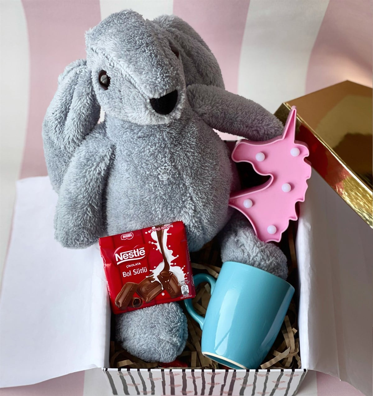 Mavi Bulut Kupa Sevimli Gri Peluş Tavşan Mini Unicorn Lamba Ve Çikolata Set giftmodaGmhs100781