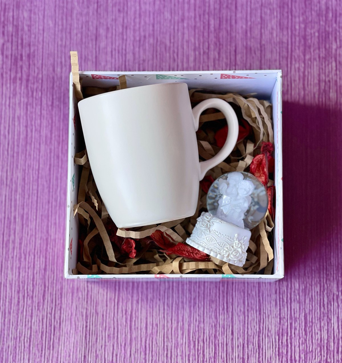 Özel Kutusunda Beyaz Bulut Kupa ve Beyaz Melek Mini Kar Küresi giftmodaGmhs100838