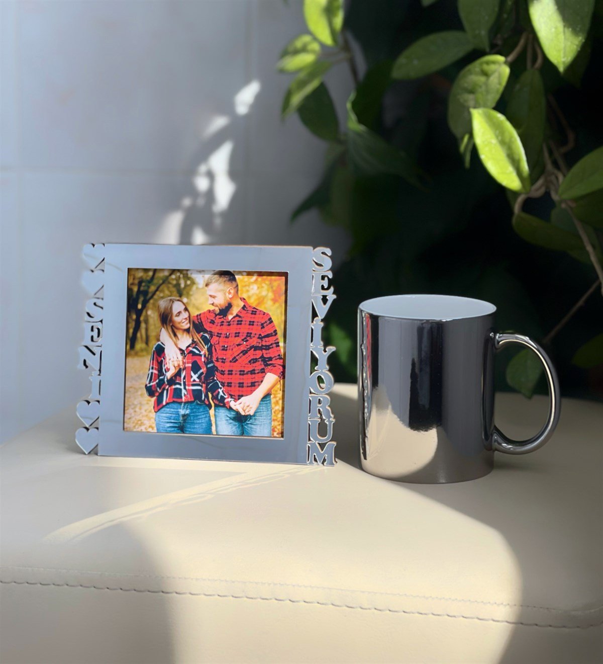 Seni Seviyorum Fotoğraf Standlı Mdf Gümüş Çerçeve Ve Gümüş Kupa SetgiftmodaGmhs100565-Gmfc100016-Gmkp100157
