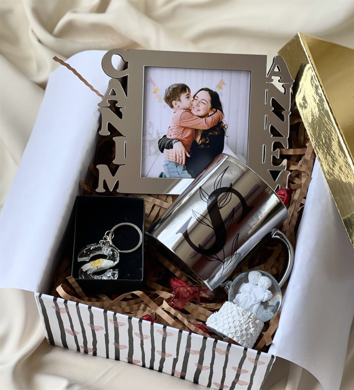 Gümüş Canım Annem Çerçeve Kupa Melek Kar Küresi Epoksi Anahtarlık Ve Mum Anneler Günü Hediye SetigiftmodaGmhs100592