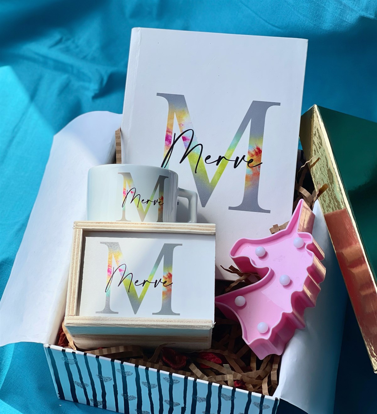 Kişiye Özel Harfli Ajanda Kupa Ve Mini Unicorn Led Işık Hediye SetigiftmodaGmhs100642