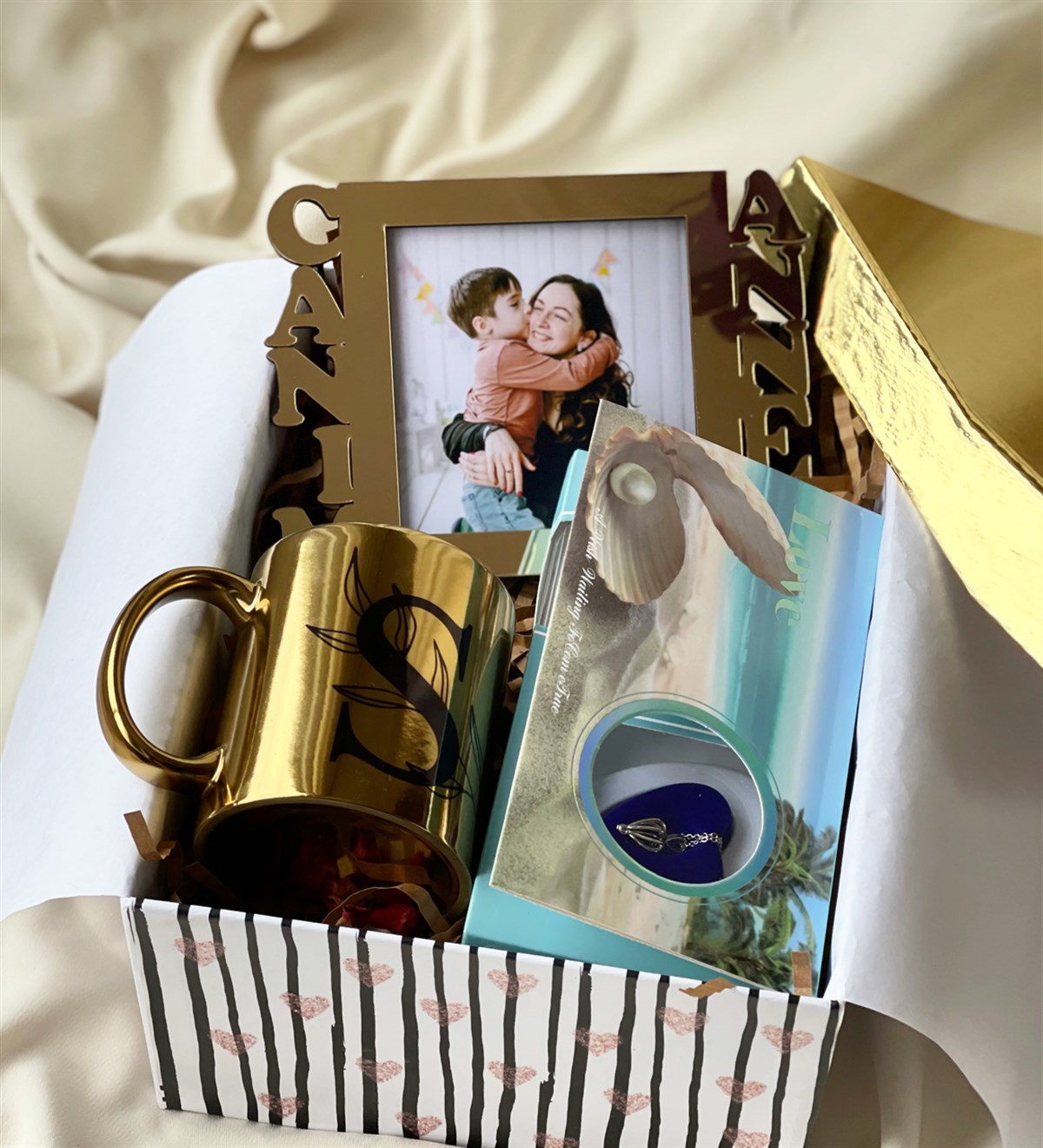 Kişiye Özel Gold Canım Annem Çerçeve İnci Kolye Ve Kupa Anneler Günü Hediye SetigiftmodaGmhs100606