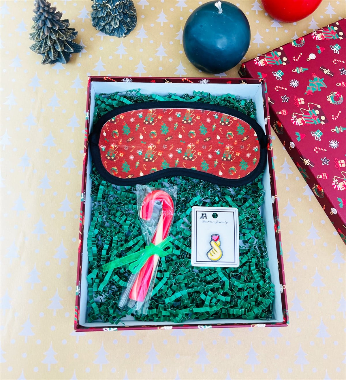 Kırmızı Yılbaş Tasarımlıı Hediye SetigiftmodaGmhs101856