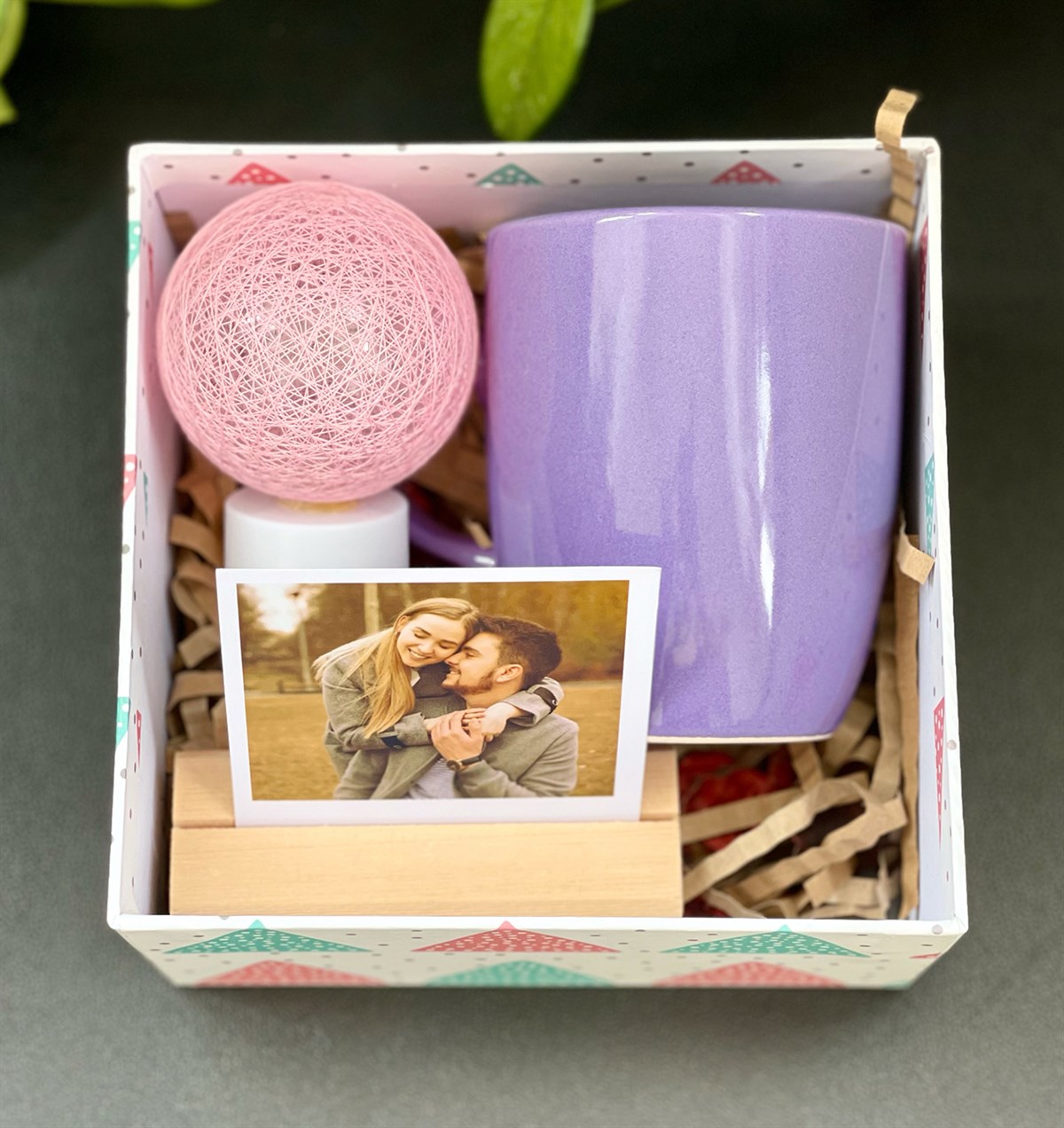 Kişiye Özel Ahşap Standlı Fotoğraf Mor Bulut Kupa ve Hasır Lamba Mini Setgiftmoda Gmhs100849 