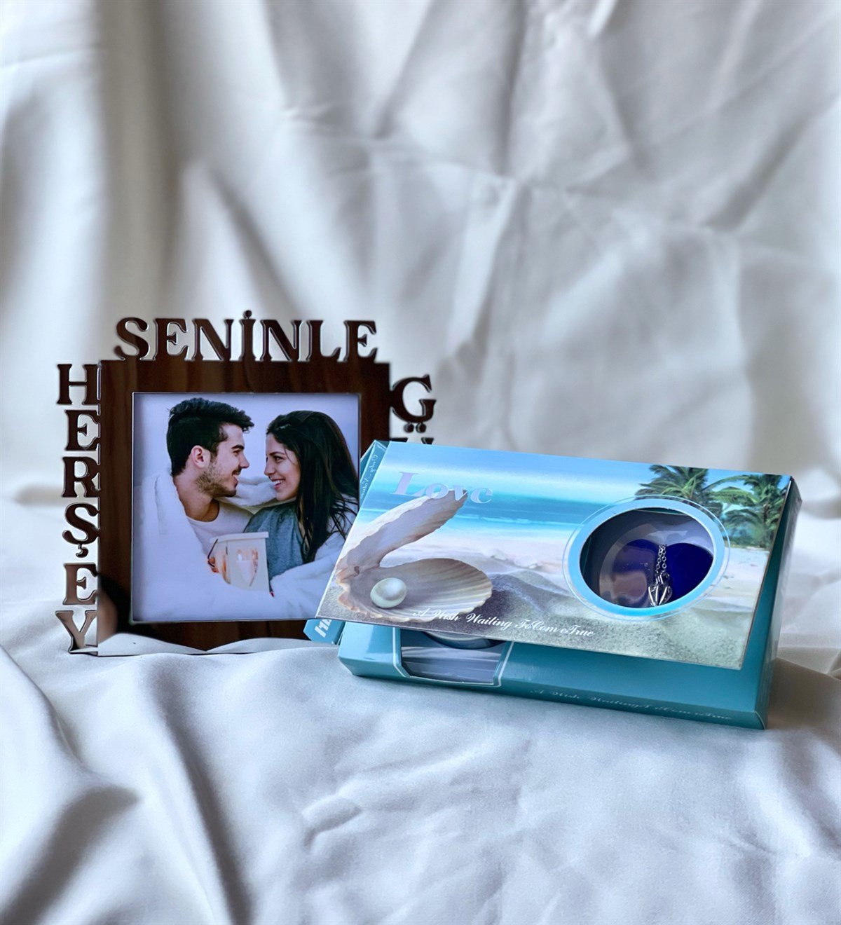 Gümüş Herşey Seninle Güzel Çeçeve Ve İnci Kolye Hediye SetiGiftmodaGmhs100719