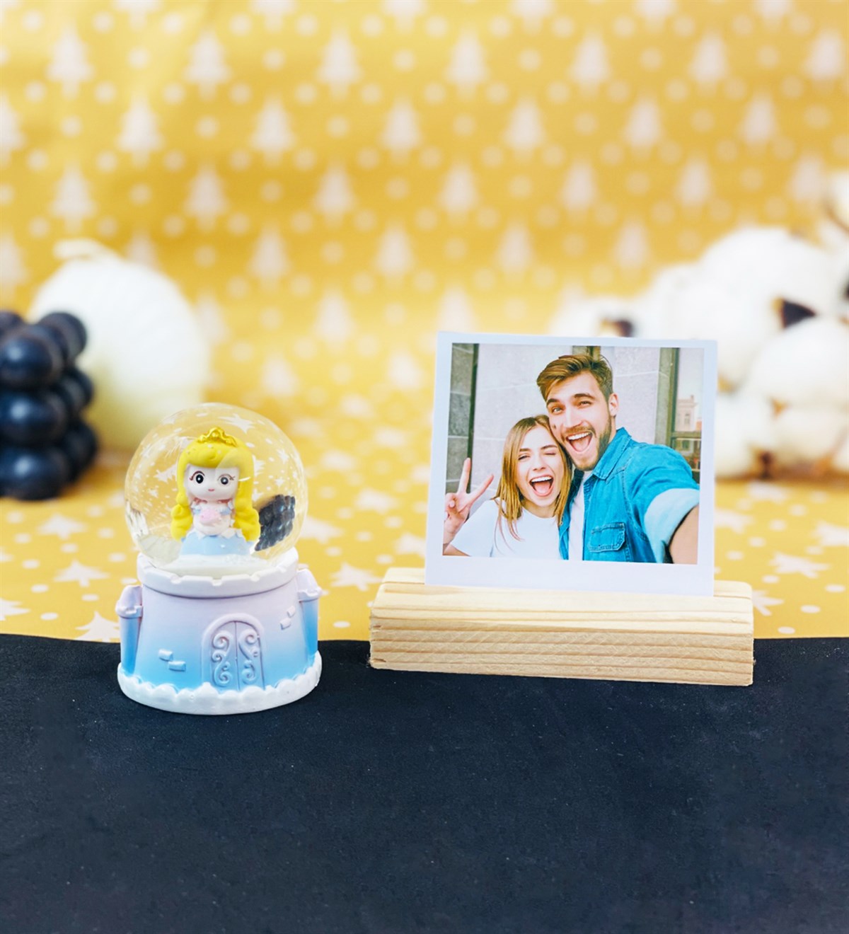 Sevimli Prenses Mini Işıklı Kar Küresi Ve Ahşap Fotoğraf Tutucu giftmodaGmhs101838