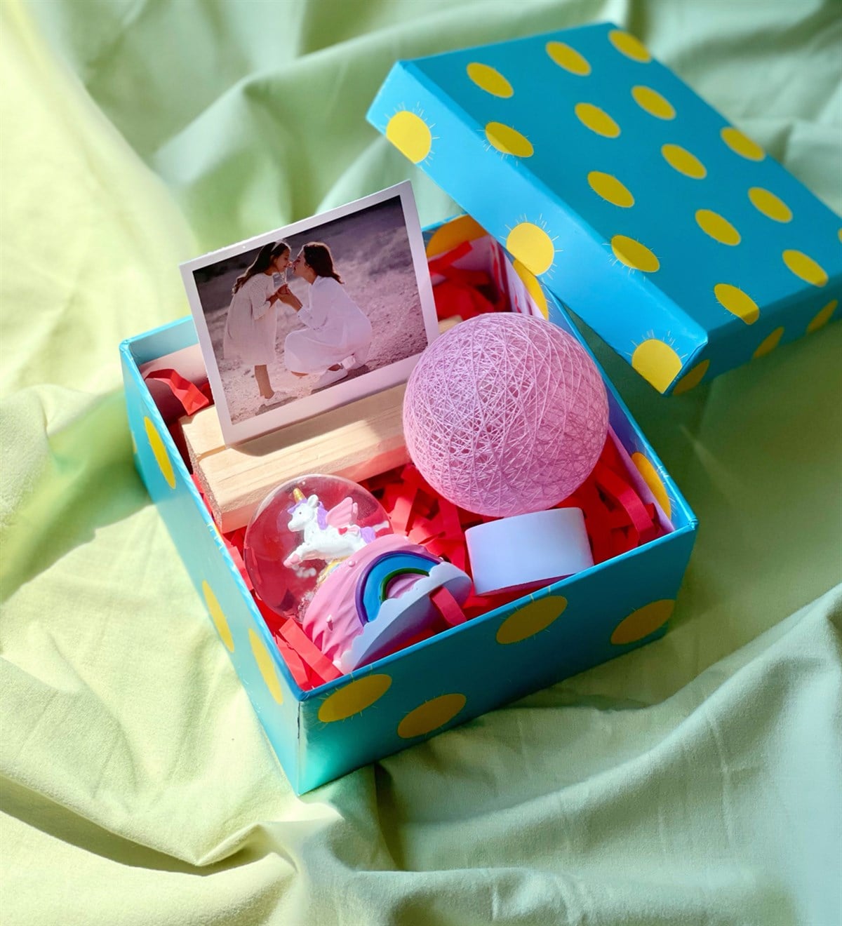 Özel Kutulu Mini Unicorn Gökkuşağı Kar Küresi Ahşap Fotoğraf Tutucu Ve Mini Hasır Lamba Hediye SetiGiftmodaGmhs100723