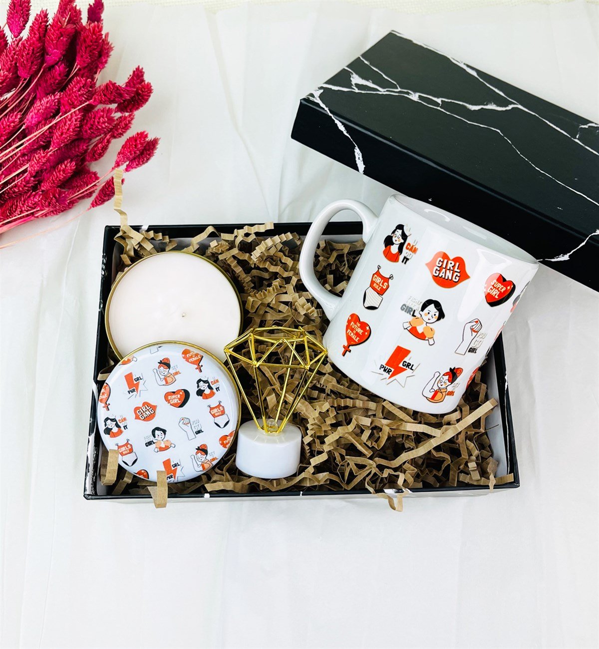 Özel Kutulu Girl Gang Tasarımlı Kupa Kokulu Cam Mum Ve Mini Elmas Lamba Hediye SetlerigiftmodaGmhs100434