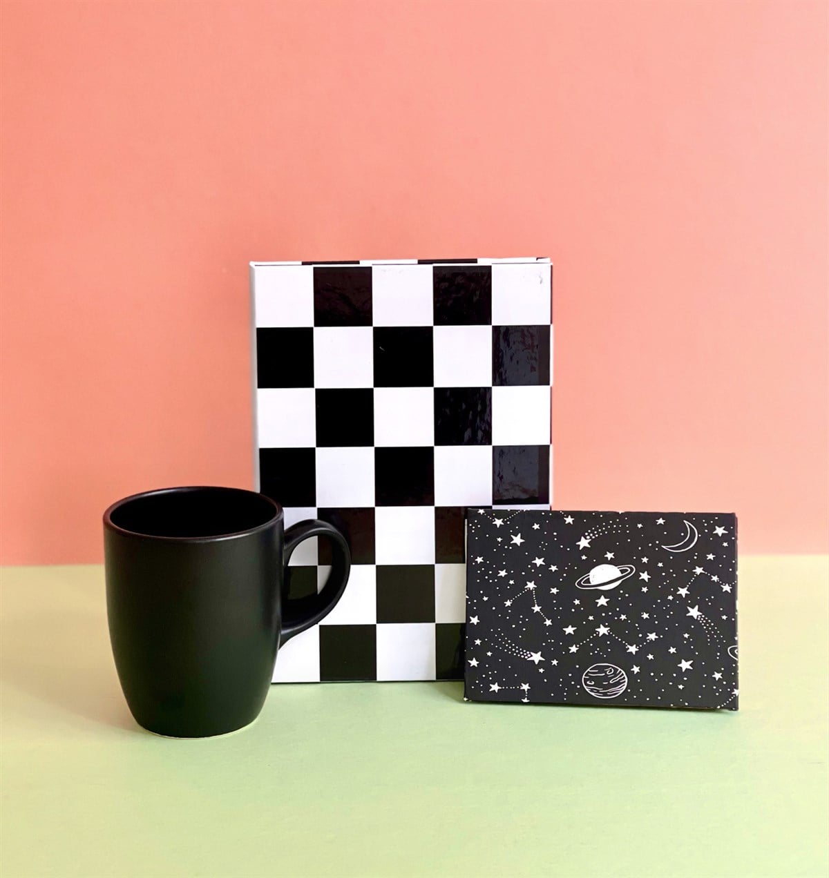 Galaxy Tasarımlı Mini Albüm Siyah Bulut Kupa Ve Dama Tasarımlı Defter SetgiftmodaGmhs100950