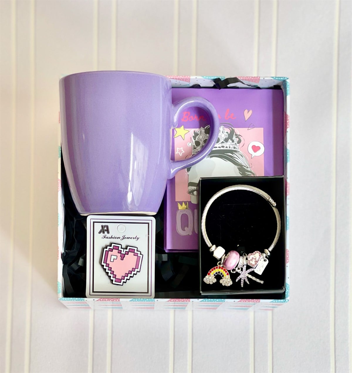 Pink Queen Tasarımlı Mini Albüm Mor Bulut Kupa Rozet Ve Gökkuşağı Pandora Bileklik Hediye SetigiftmodaGmhs100891