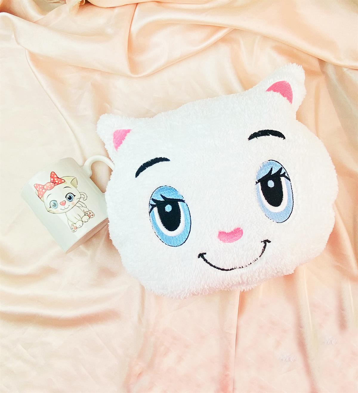 Sevimli Kedi Tasarımlı Peluş Yastık Ve Kupa SetgiftmodaGmhs101924
