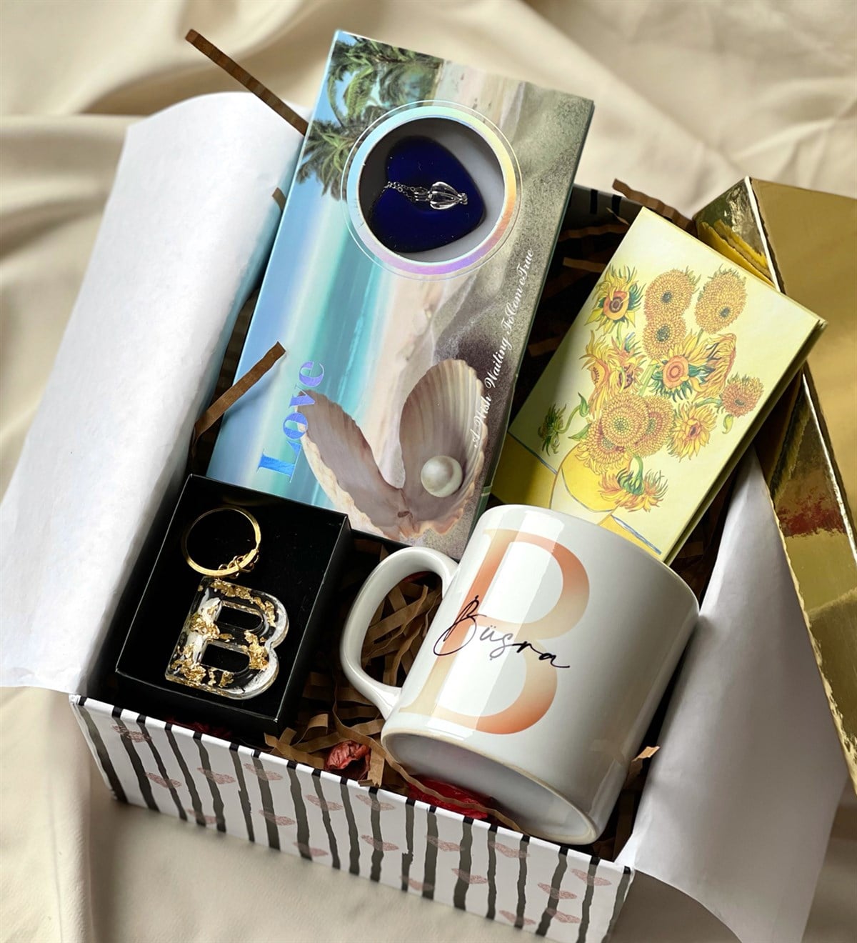 Kişiye Özel Kupa Epkosi Anahtarlık İnci Kolye Ve Ayçiçek Tasarımlı Mini AlbümgiftmodaGmhs100665