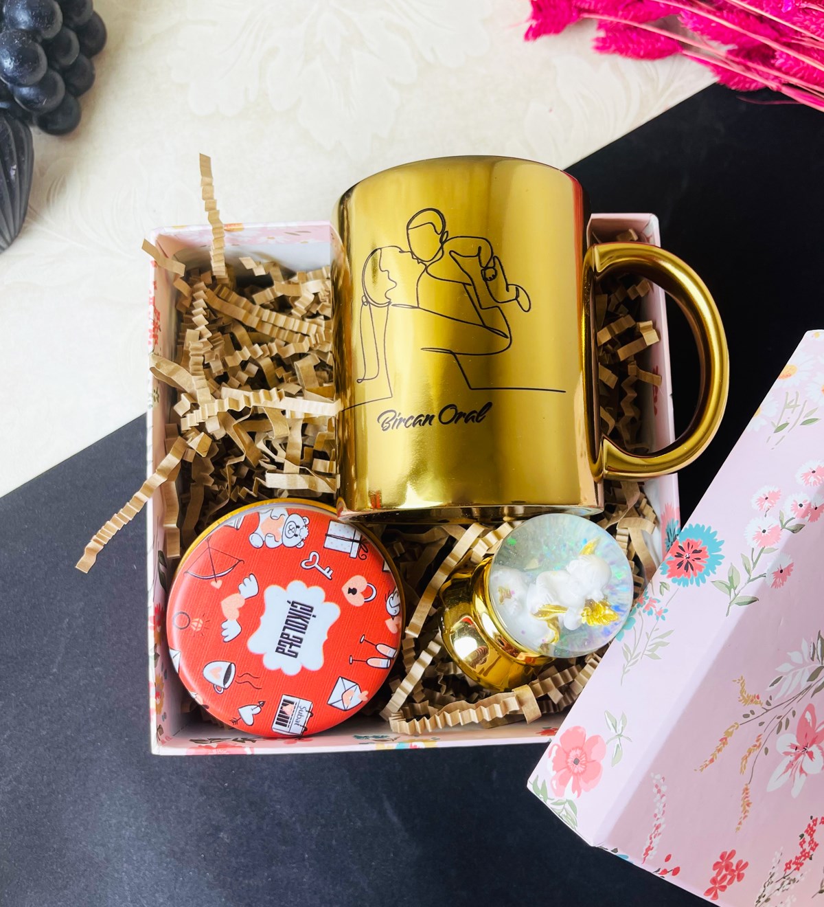 Kişiye Özel Gold Çizgi Anne Tasarımlı Mini Hediye SetigiftmodaGmhs101625