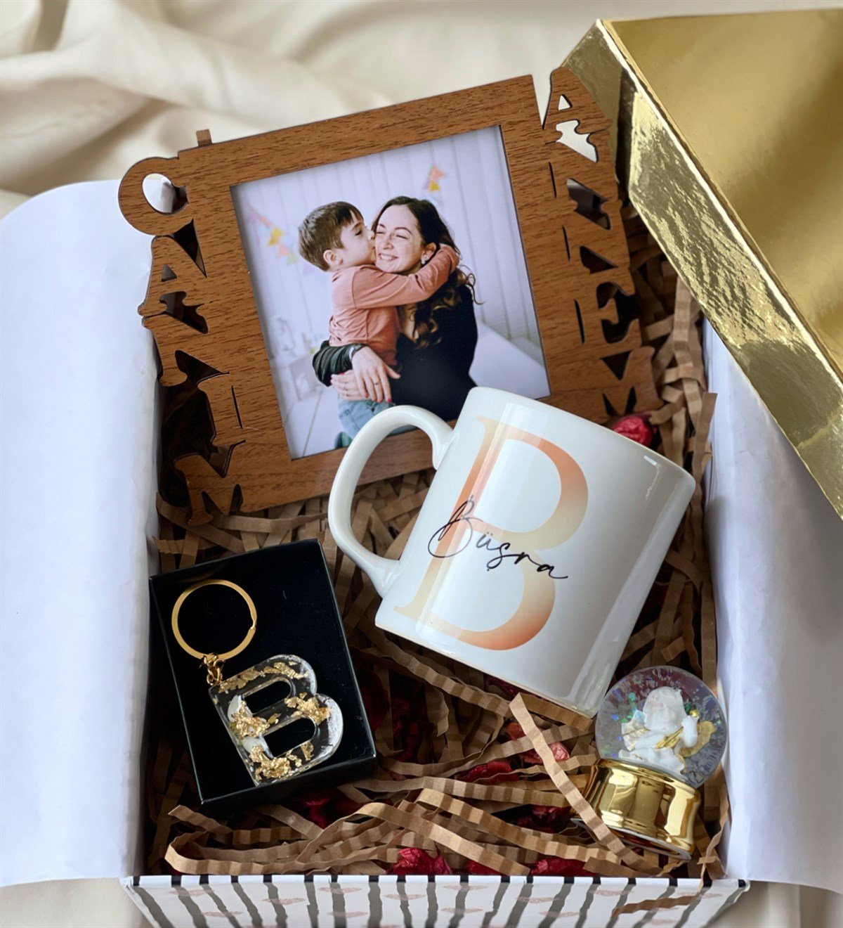 Kişiye Özel Ahşap Canım Annem Çerçeve Kupa Melek Kar Küresi Ve Epoksi Anahtarlık Anneye Hediye SetigiftmodaGmhs100595