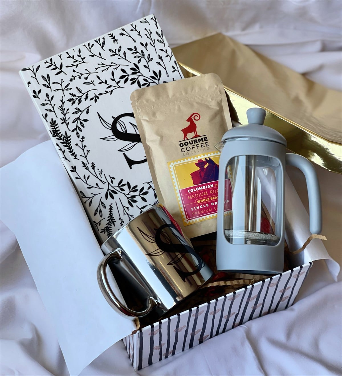 Kişiye Özel Harfli Çiçek Tasarımlı Ajanda Gümüş Kupa French Press Ve Filtre Kahve Hediye SetigiftmodaGmhs100626