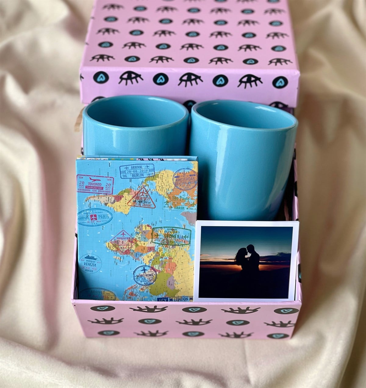 Kişiye Özel Travel Tasarımlı Mini Albüm Ve 2'li Mavi Bulut Kupa Mini Hediye SetigiftmodaGmhs100869