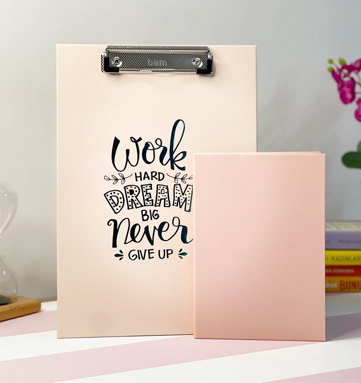  Work Hard Dream Tasarımlı Sekreterlik Ve Somon Rengi Lastikli Defter SetgiftmodaGmhs101195