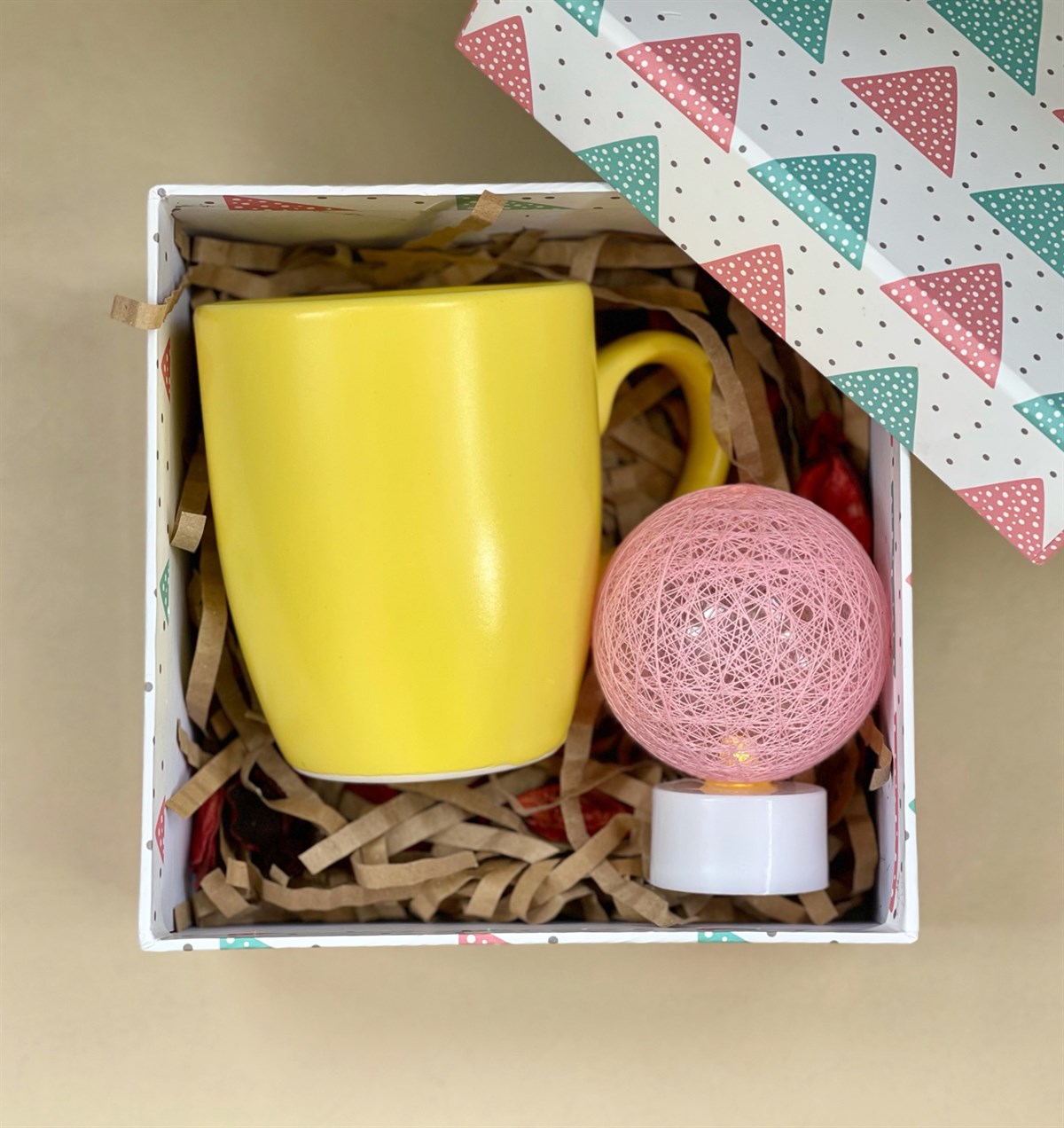 Özel Kutulu Sarı Bulut Kupa ve Hasır Lamba Mini Hediye Seti giftmodaGmhs100836