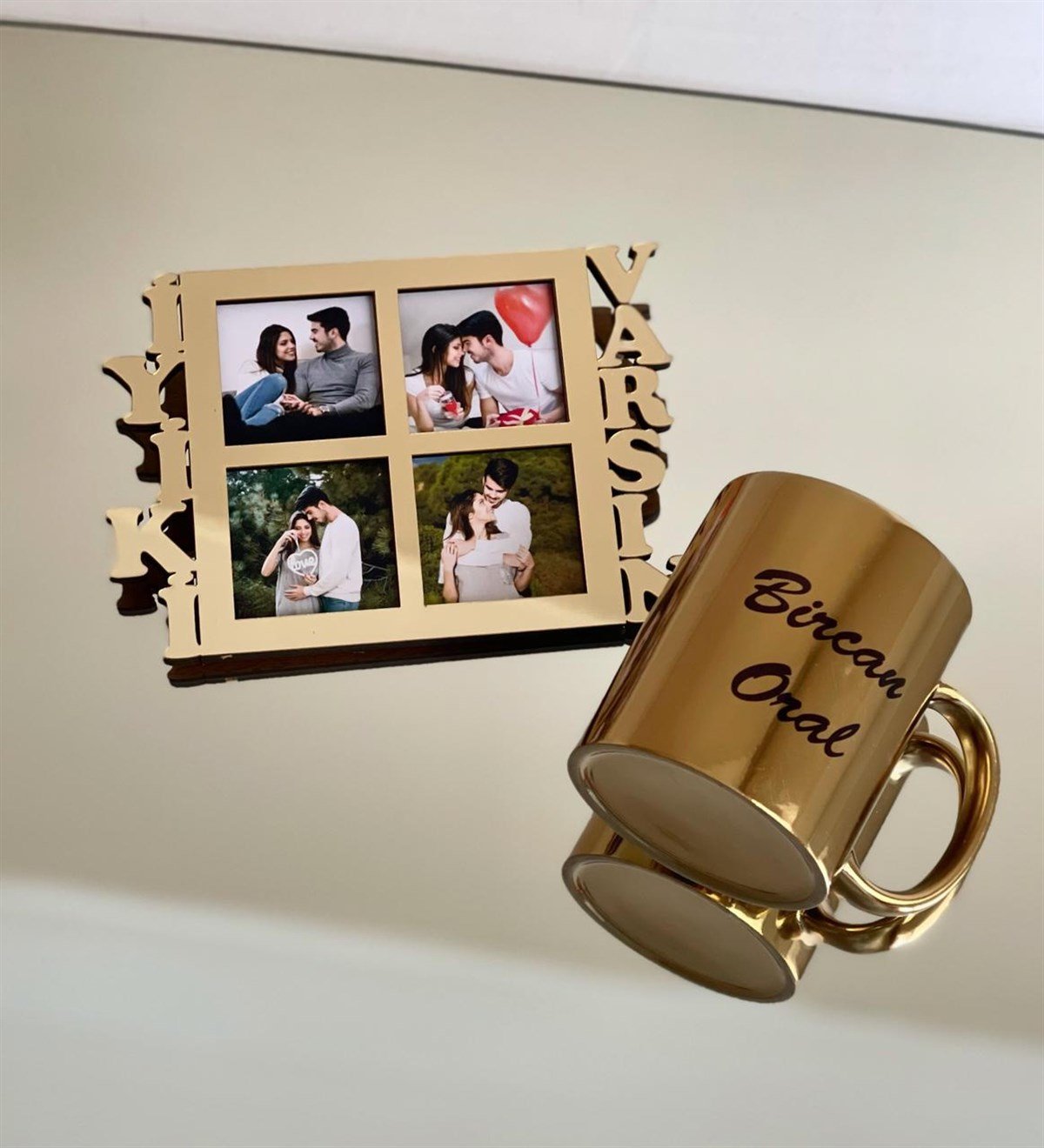 Kişiye Özel İyiki Varsın 4 Fotoğraf Standlı Mdf Gold Çerçeve Ve Gold Kupa SetgiftmodaGmhs100518-Gmfc100037-Gmkp100155