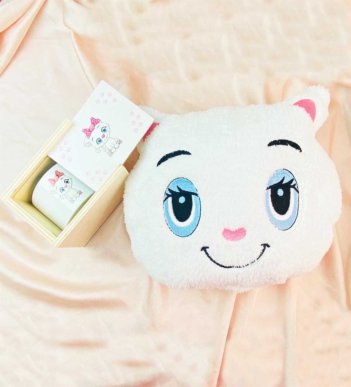 Sevimli Kedi Tasarımlı Peluş Yastık Ve Kutulu Kupa SetgiftmodaGmhs101925