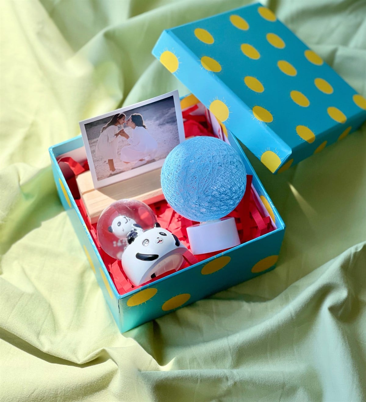 Özel Kutulu Mini Panda Kar Küresi Ahşap Fotoğraf Tutucu Ve Mini Hasır Lamba Hediye SetiGiftmodaGmhs100722