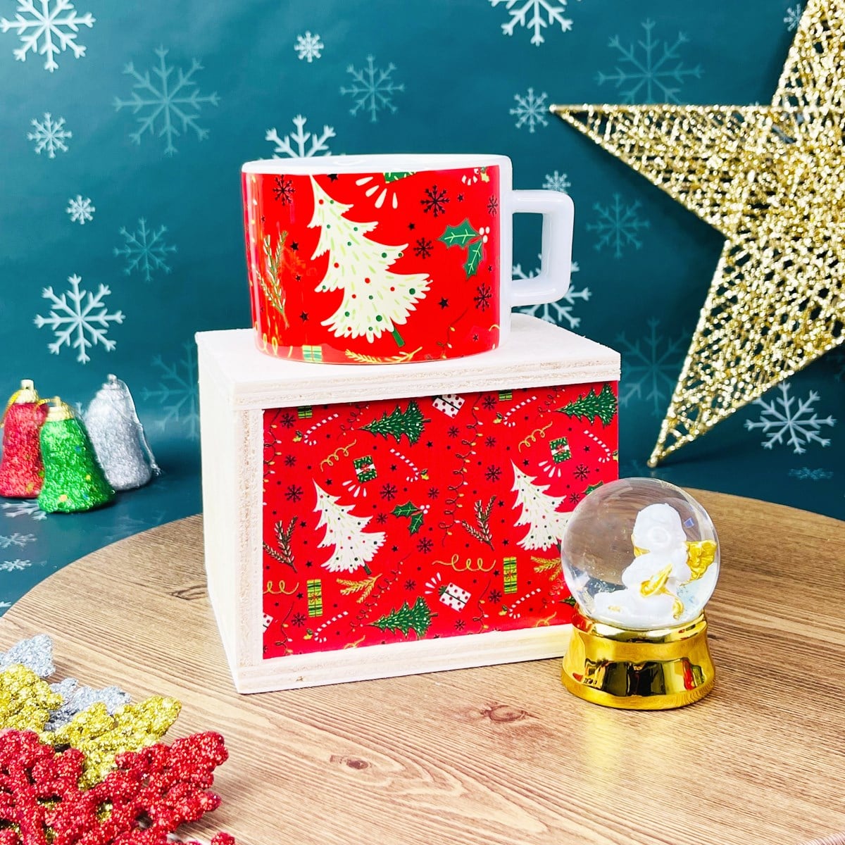 Kırmızı Noel Yılbaşı Tasarımlı Kutulu Kupa Altınaldızlı Melek Mini Kar Küresi SetgiftmodaGmhs101279