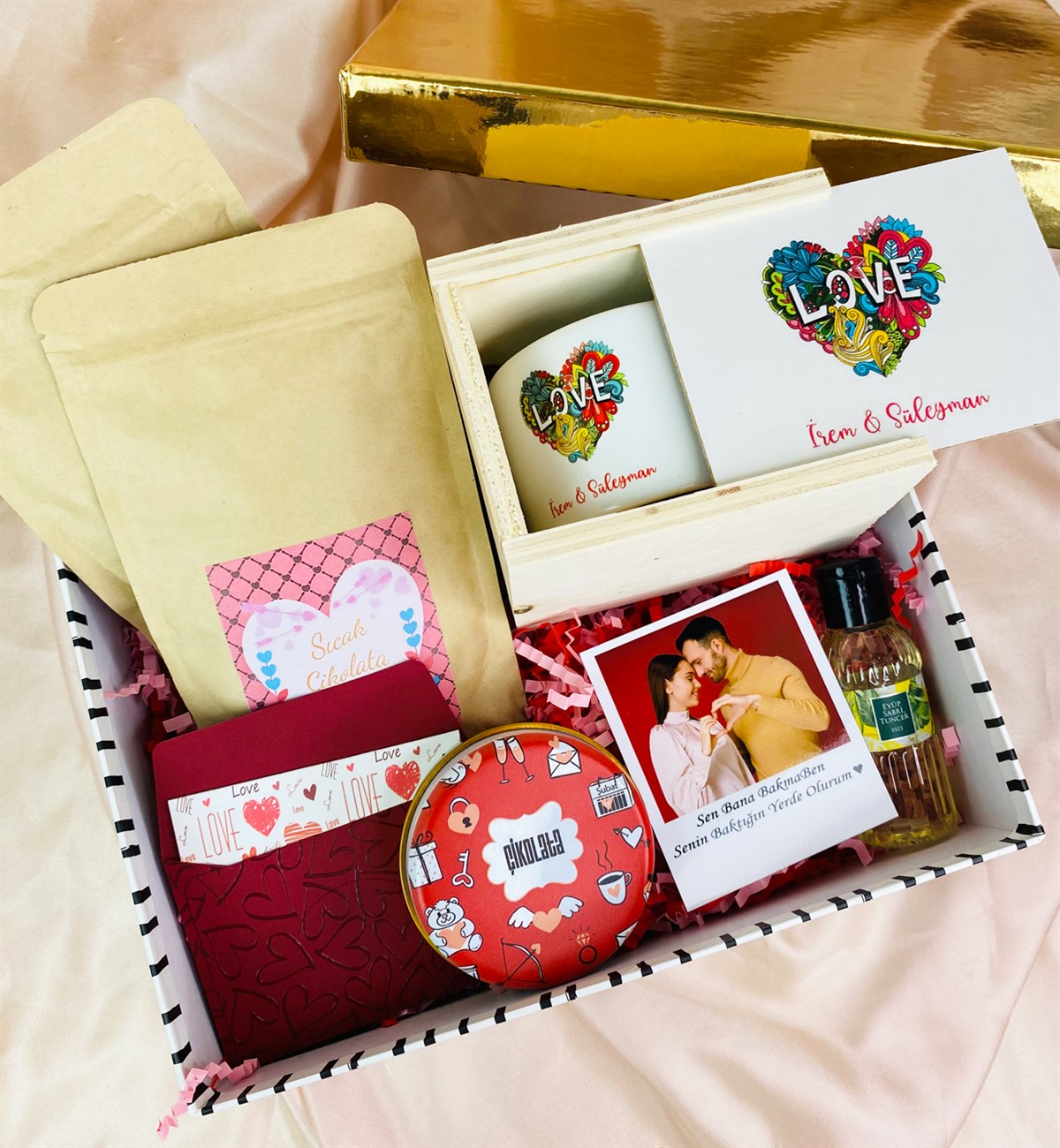 Kişiye Özel Love Kalp Tasarımlı Sevgiliye Hediye Seti giftmodaGmhs101468