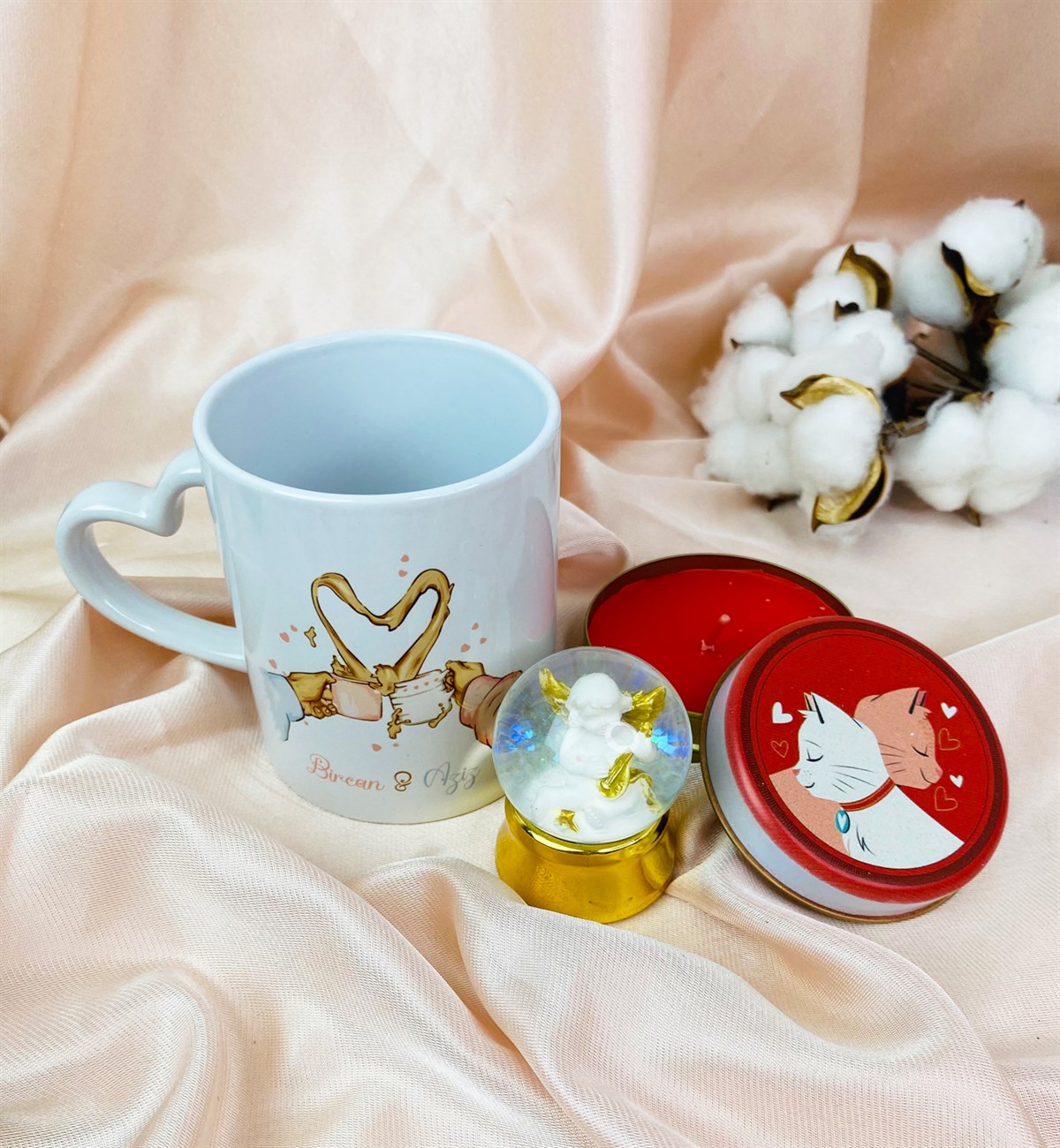 Kişiye Özel Kalp Kulplu Kupa Ve Kokulu Teneke Mum Sevgiliye Hediye SetigiftmodaGmhs101481