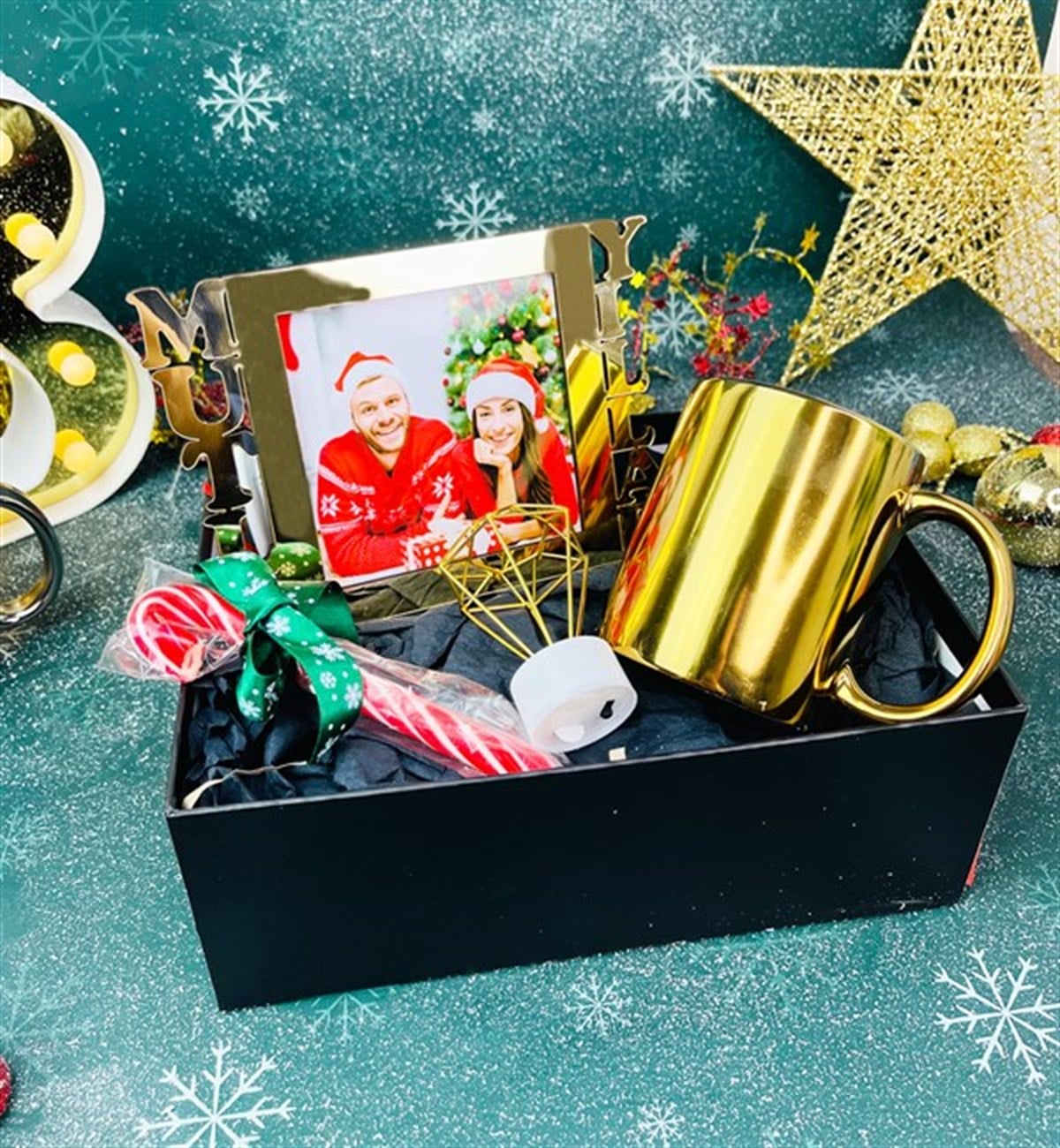 Kişiye Özel Gold Mutlu Yıllar Çerçeve Gold Kupa Baston Şeker Ve Mini Elmas Gece Lambası Yılbaşı SetigiftmodaGmhs101315