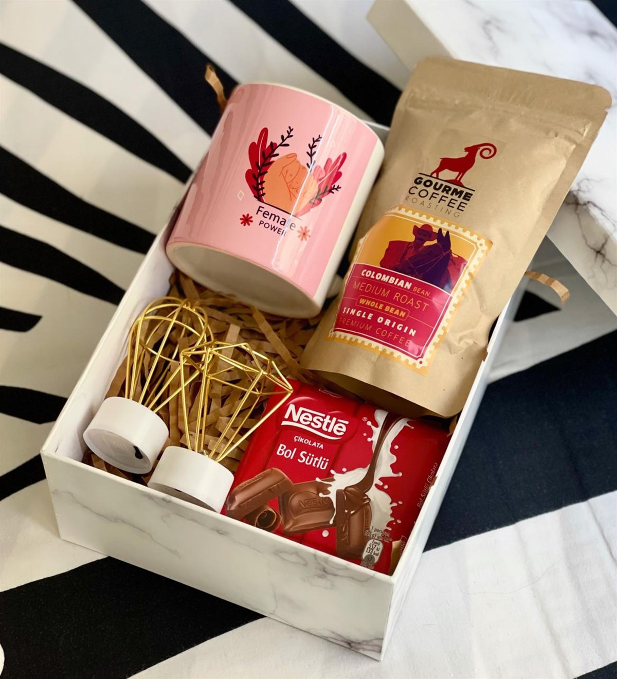 Kadın Gücü Tasarımlı Kupa Elmas Balon Gece Lambası Filtre Kahve Ve Çikolata Kadınlara Özel Hediye SetiGiftmodaGmhs100458