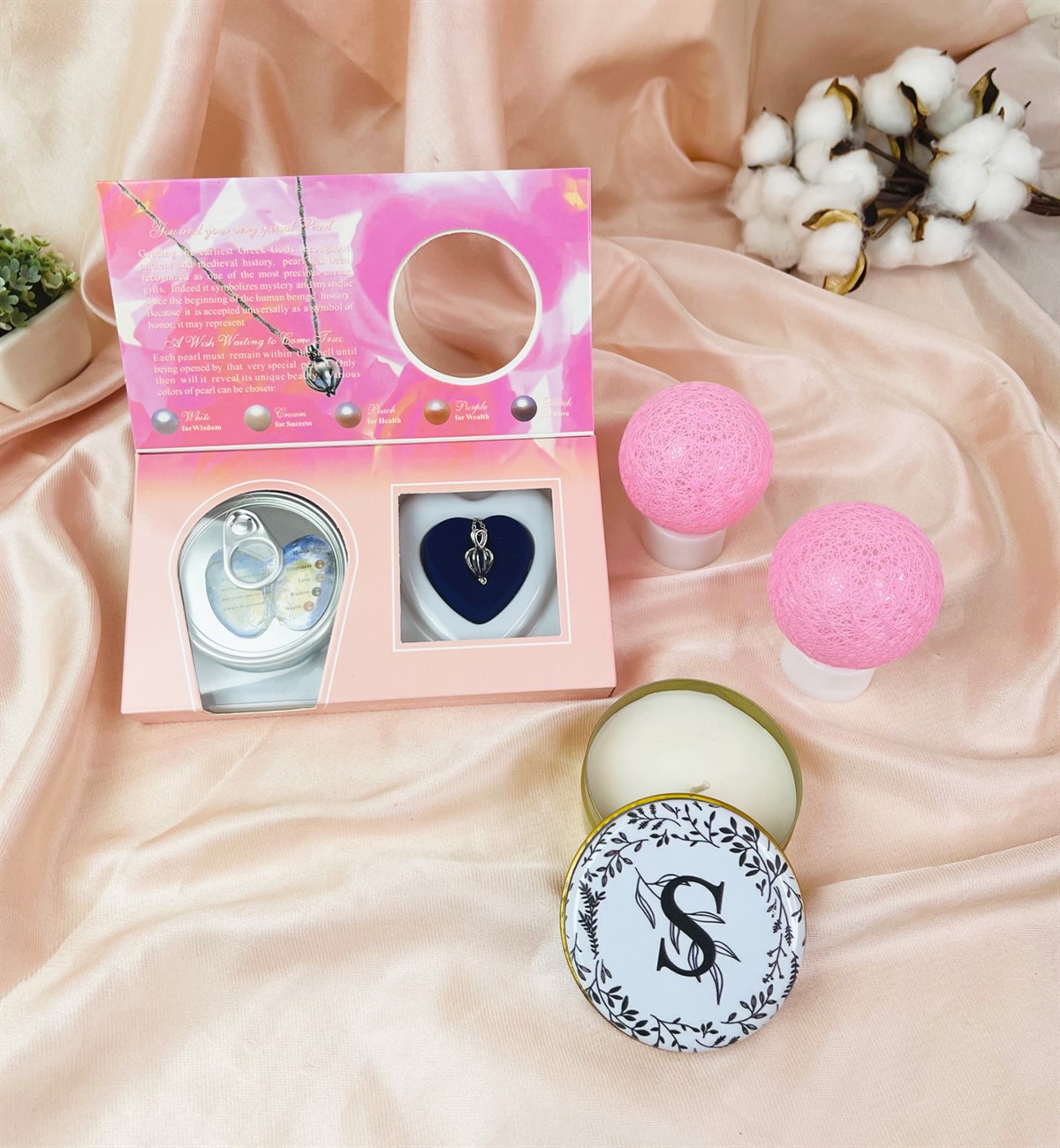 Kişiye Özel Harfli Çiçek Tasarımlı Kadınlara Özel Hediye Seti giftmodaGmhs101522