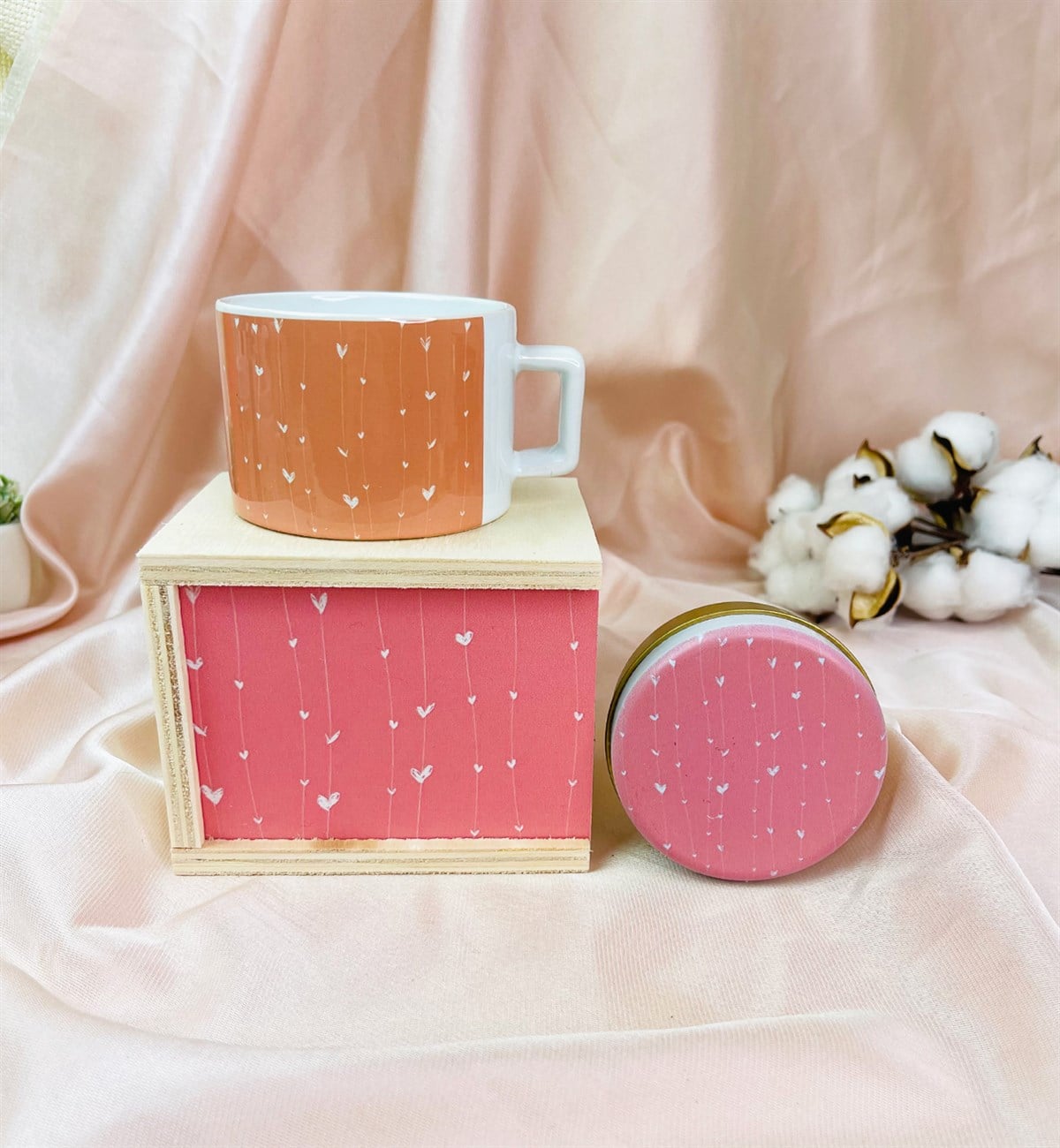 Işıltılı Kalp Kokulu Teneke Mum Ve Kutulu Kupa SetgiftmodaGmhs101534