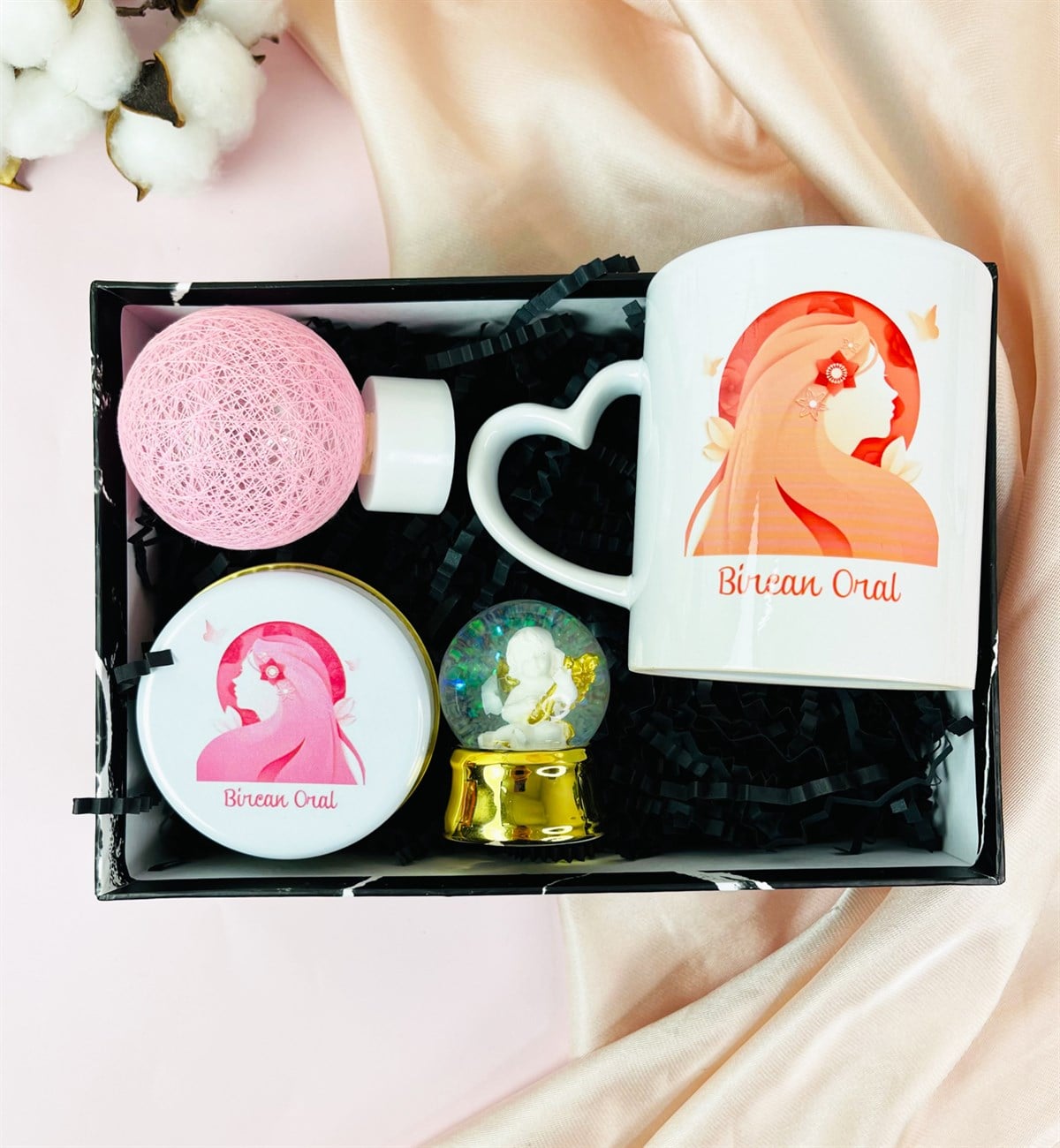 Kişiye Özel Kelebekli Kız Kupalı Kadınlara Özel Hediye SetigiftmodaGmhs101596