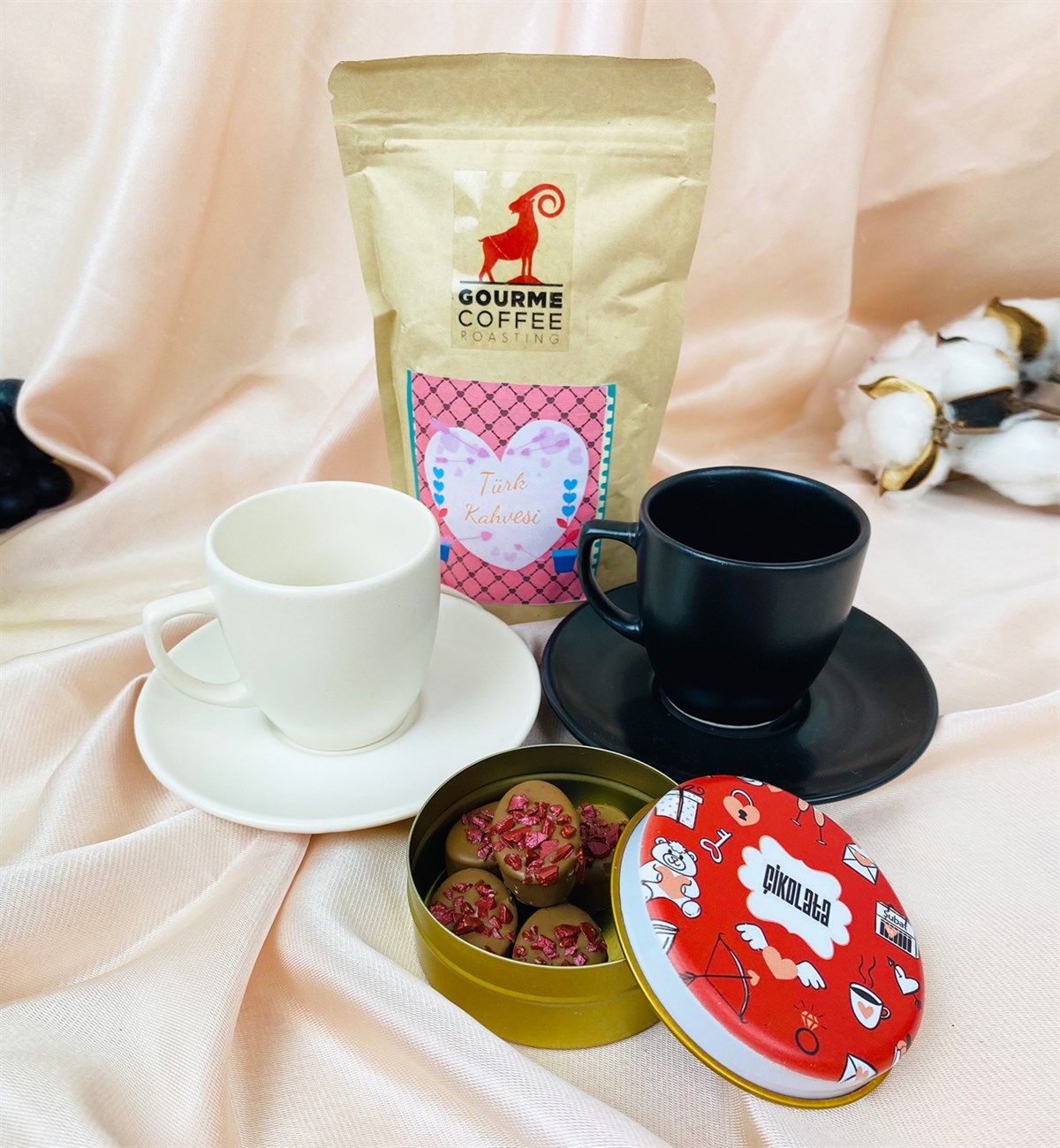 Bademli Pralin Çikolatalı Türk Kahvesi Sevgiliye Hediye SetigiftmodaGmhs101480