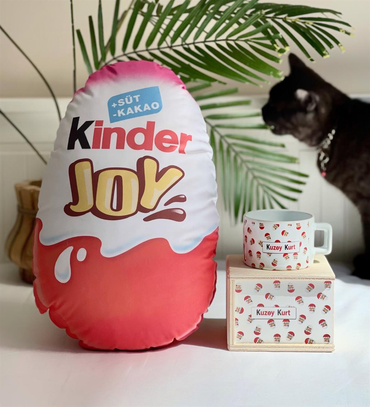 Kişiye Özel Süpriz Yumurta Tasarımlı Peluş Yastık Ve Kutulu Kupa Kupa SetGiftmodaGmhs100515-Gmy100013