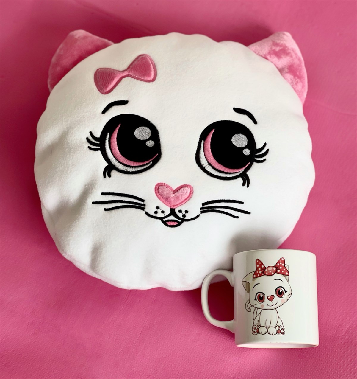 Sevimli Pembe Kedi Tasarımlı Peluş Yastık  Ve Kupa SetGiftmodaGmhs100817-Gmy100015