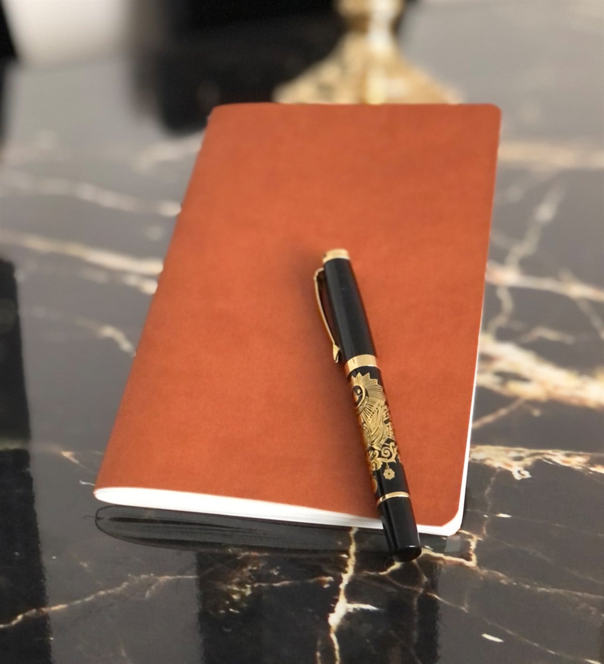 Kahve Deri Defter Ve Altın Yaldızlı KalemGiftmodaDeri-Defter-Kalem-Kahve