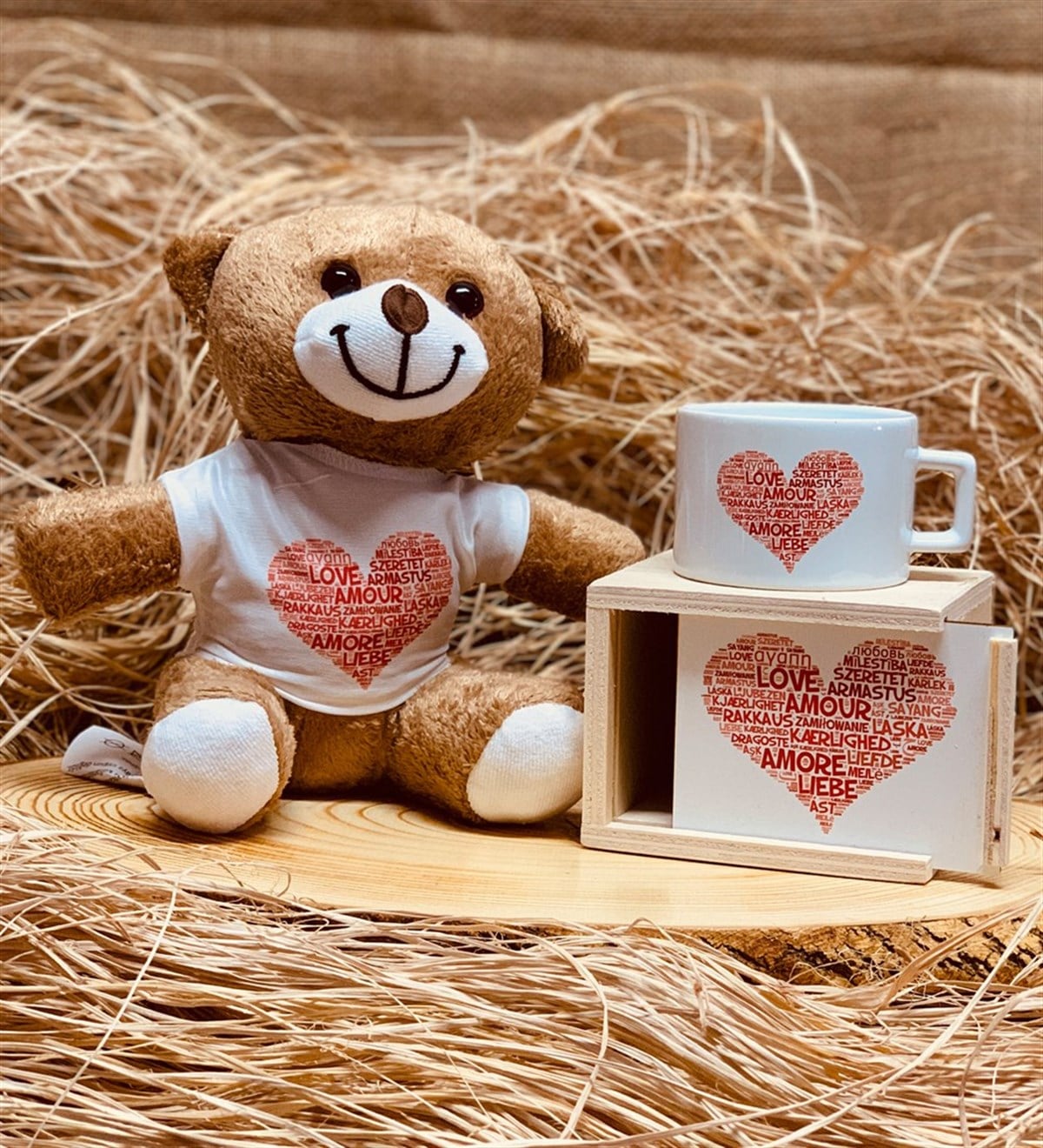 Kalbim Senin Tasarımlı Peluş Ayıcık Ve Ahşap Kutulu Kupa Sevgiliye Hediye SetiGiftmodakalp-ss-peluş-kupa