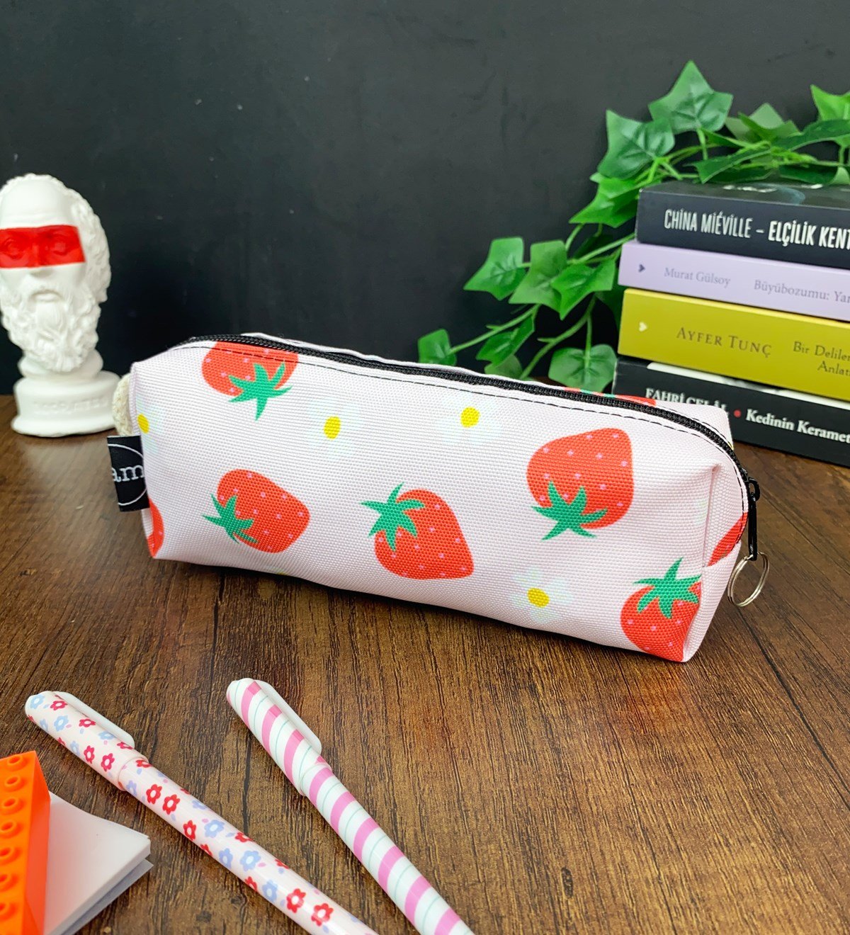 Çilek Tasarımlı Sosis KalemlikgiftmodaGmklm100153