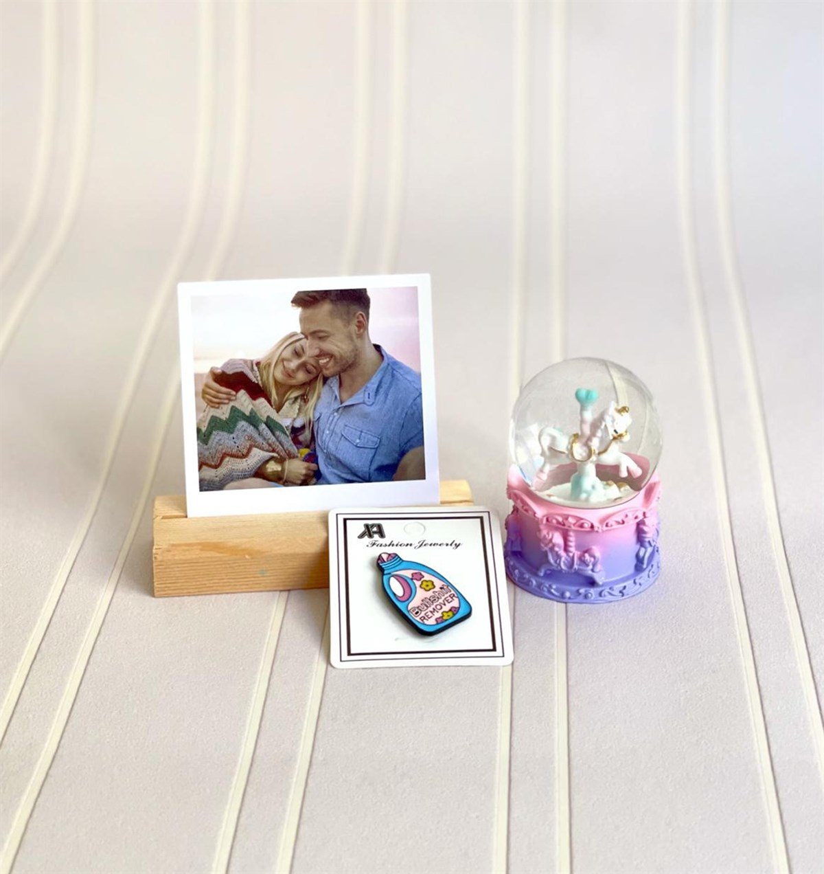 Unicorn Atlı Karınca Mini Kar Küresi Rozet ve Ahşap Fotoğraf TutucuGiftmodaGmhs101116