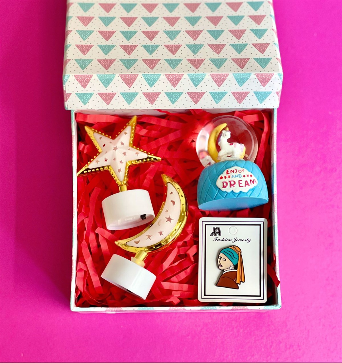 Tadını Çıkar ve Hayal Et Unicorn Mini Kar Küresi Rozet ve Ay-Yıldız Lamba Mini Hediye SetiGiftmodaGmhs101113