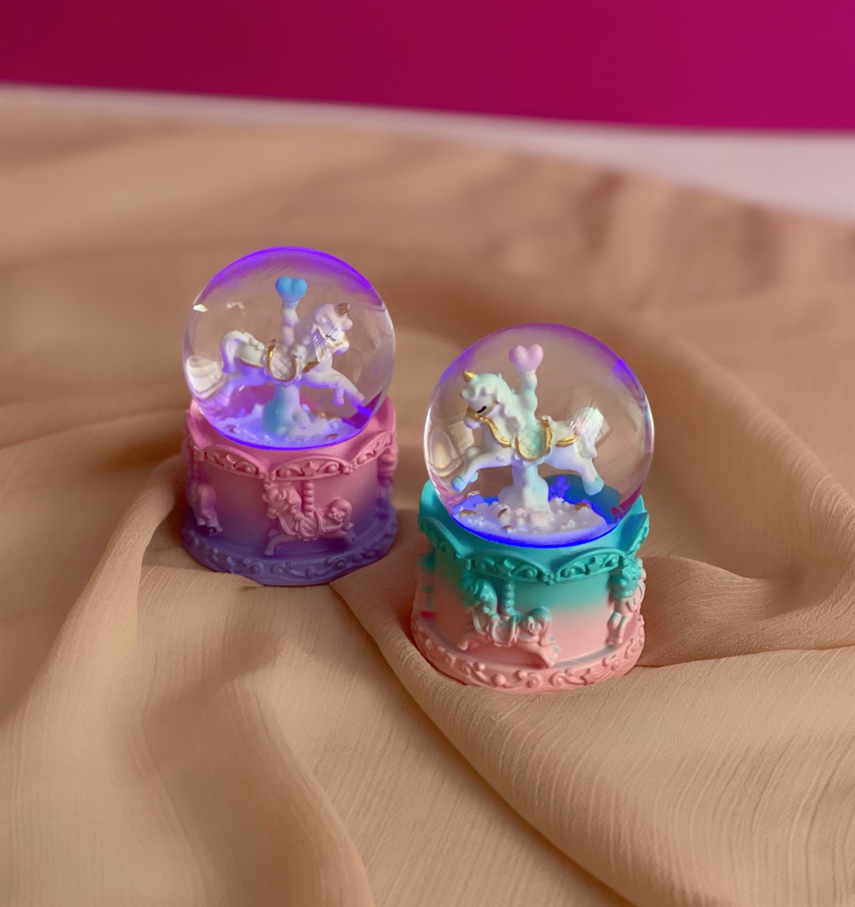 Unicorn Atlı Karınca Işıklı Mini Boy Kar KüresigiftmodaGM-4271