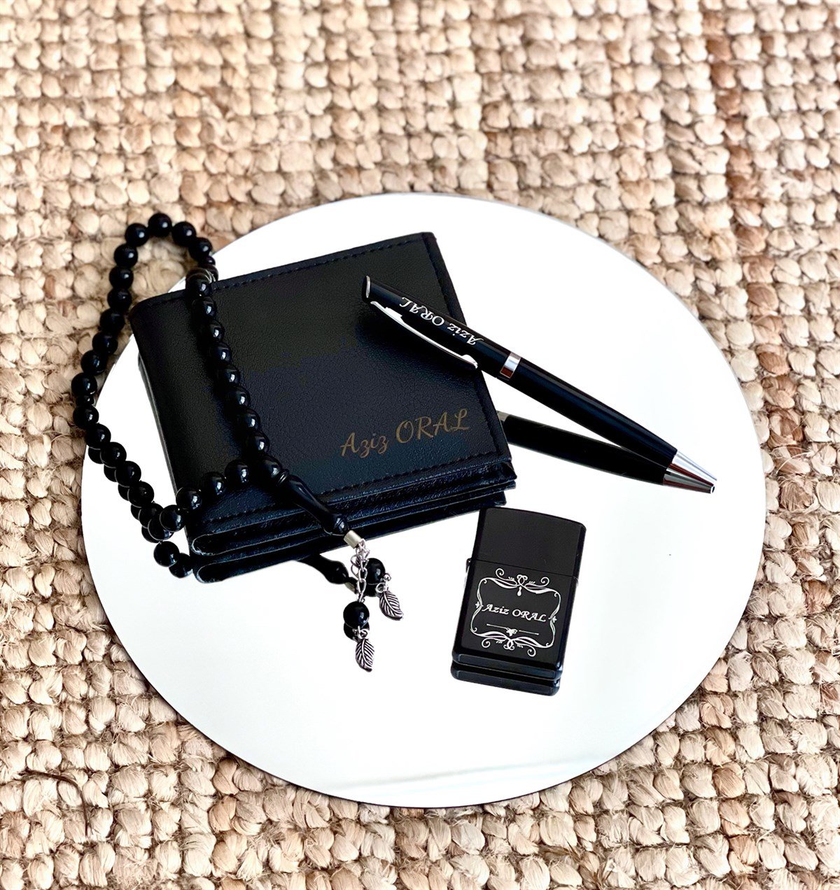 Kişiye Özel Siyah Deri Cüzdan Benzinli Çakmak Siyah Tesbih ve Roller Tükenmez KalemGiftmodaGmhs101096