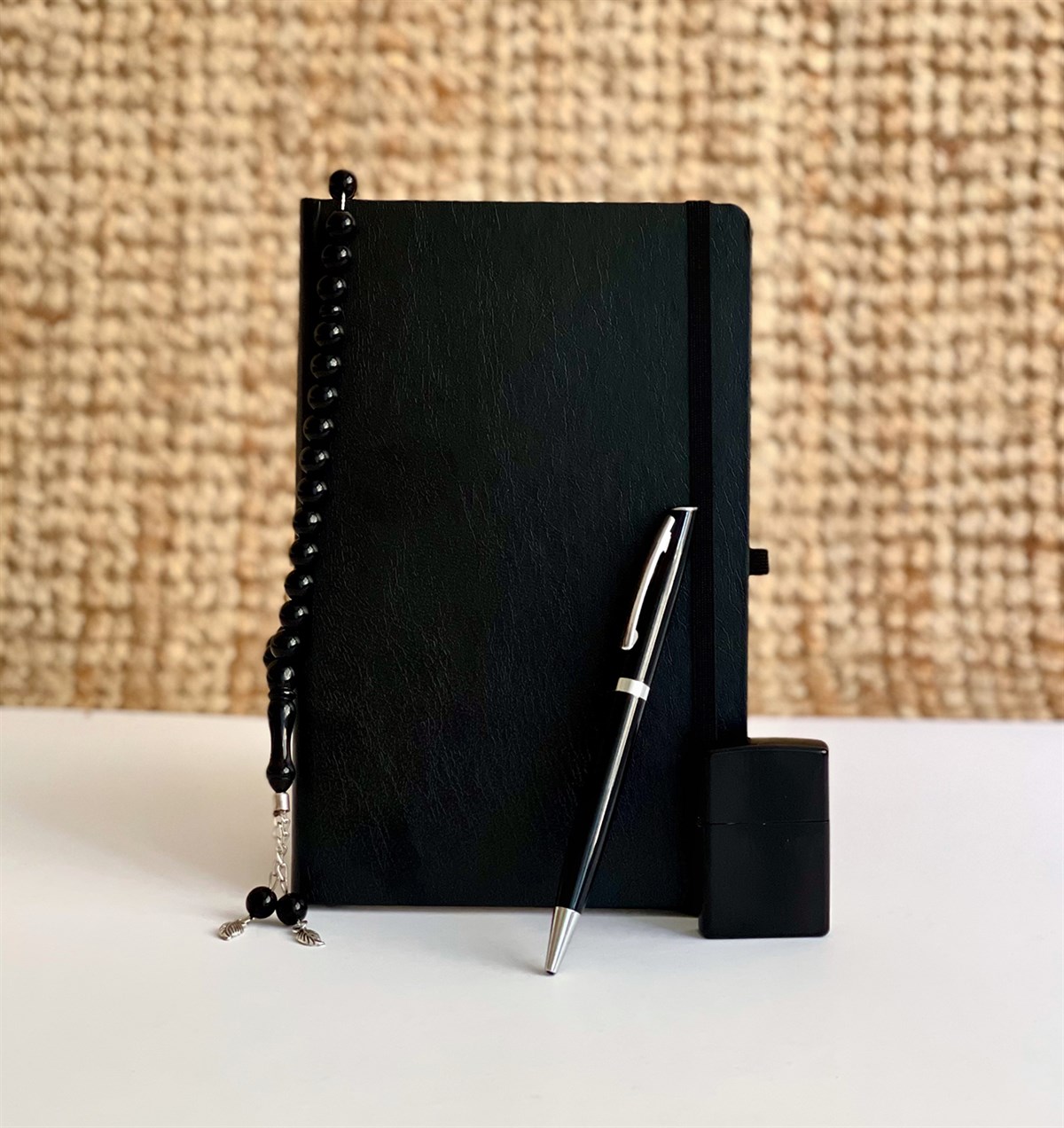 Siyah Deri Defter Benzinli Çakmak Siyah Tesbih ve Roller Tükenmez KalemGiftmodaGmhs101093
