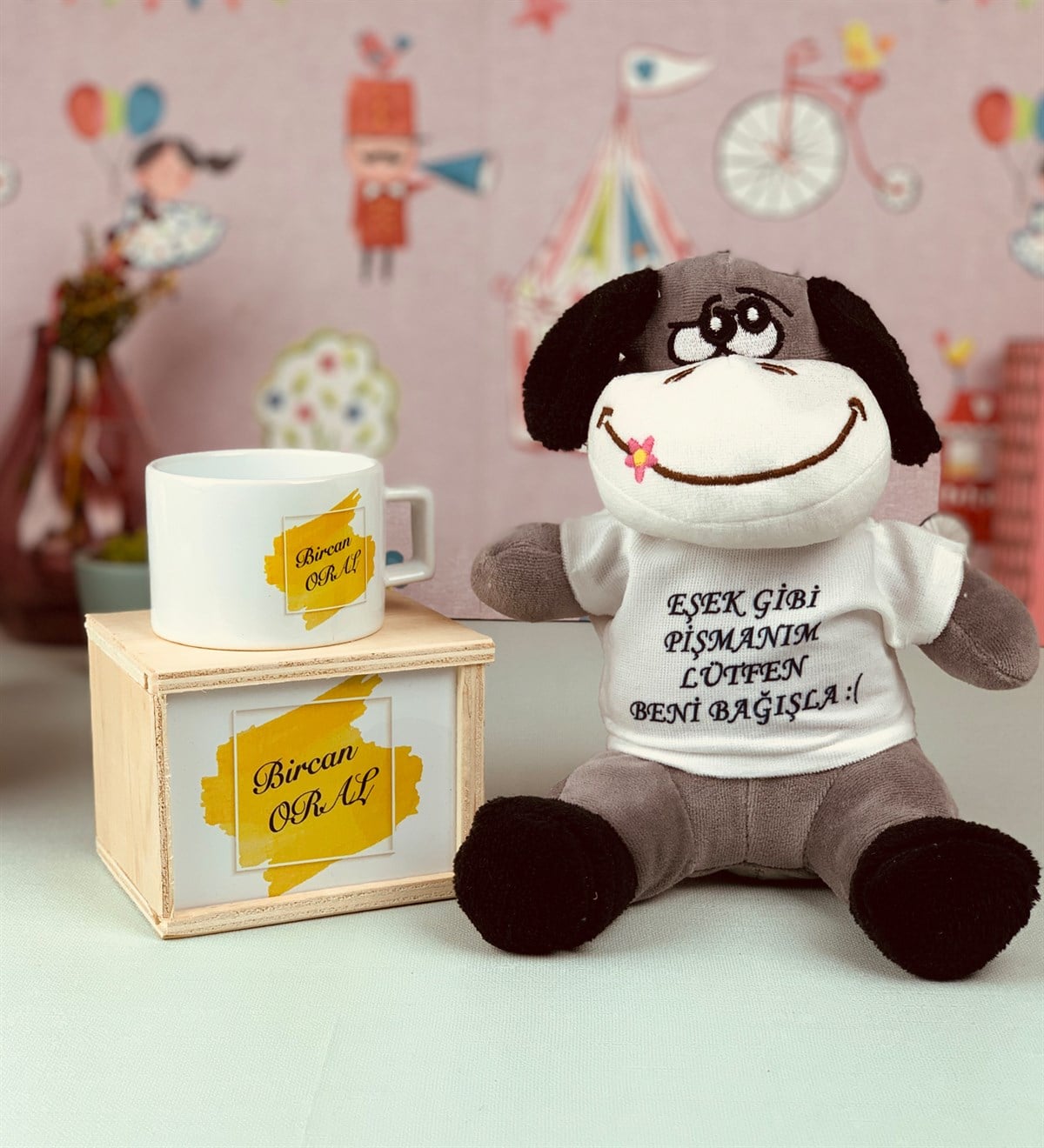 Kişiye Özel  Eşek Gibi Pişmanım Tasarımlı Peluş Eşek Ve Kutulu KupaGiftmodaEşek-kupa2
